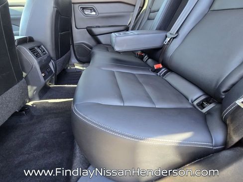 Used 2023 Nissan Rogue SL w/ SL Premium Package image 12