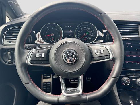 Used 2020 Volkswagen GTI SE FWD image 18