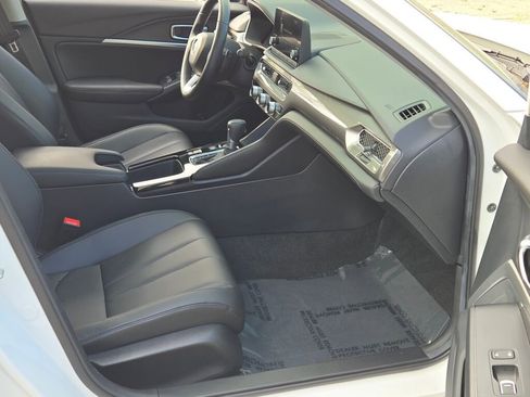 Certified 2025 Acura Integra image 6