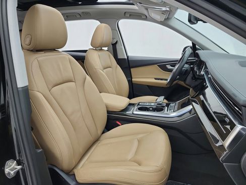 Used 2023 Audi Q7 3.0T Premium w/ Convenience Package image 19