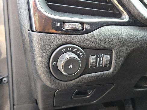 Used 2021 Jeep Cherokee Latitude Plus image 23