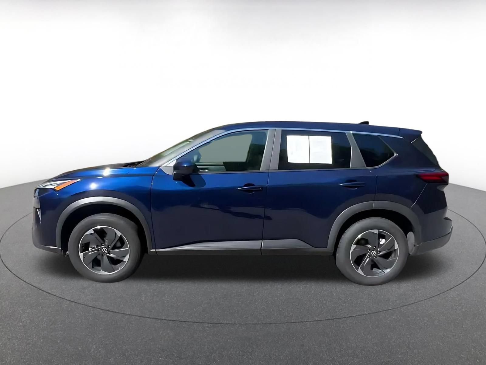 Used 2025 Nissan Rogue SV AWD/4WD image 8