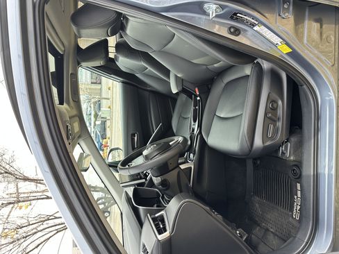 Used 2025 Toyota Corolla Cross XLE w/ Convenience Package image 16