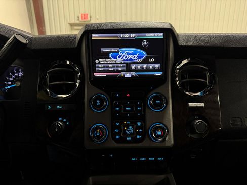 Used 2014 Ford F250 Platinum w/ FX4 Off-Road Package AWD/4WD image 33