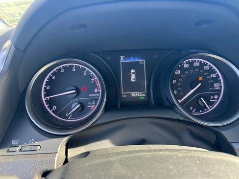 Used 2023 Toyota Camry SE image 11