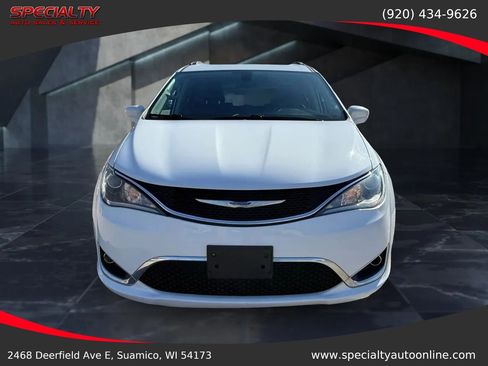 Used 2019 Chrysler Pacifica Touring-L image 4