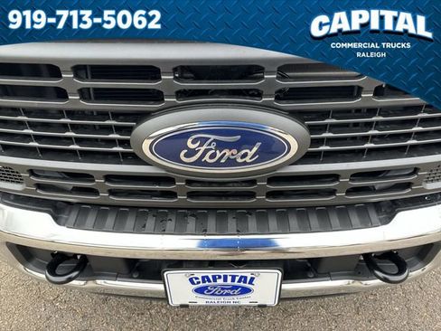 New 2026 Ford F250 XL w/ XL Chrome Package image 10