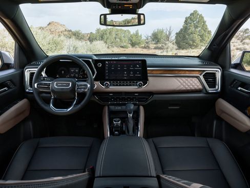 New 2026 GMC Canyon Elevation image 4