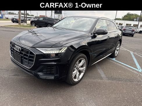 Used 2023 Audi Q8 Premium w/ Convenience Package AWD/4WD image 2