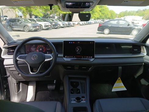 New 2026 Volkswagen Tiguan SE AWD/4WD image 12