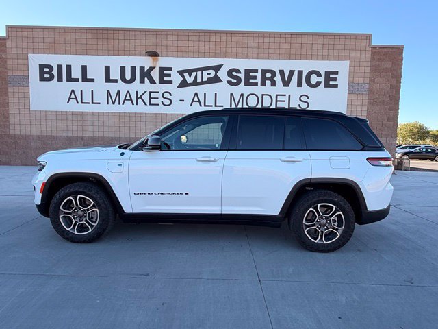 Used 2023 Jeep Grand Cherokee Trailhawk w/ Luxury Tech Group III AWD/4WD image 10