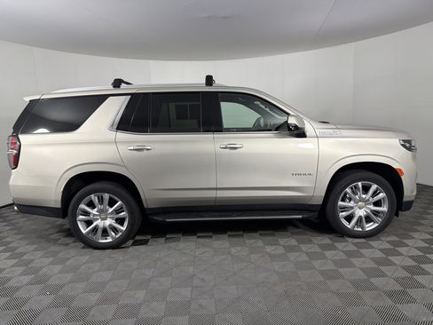 Used 2024 Chevrolet Tahoe High Country AWD/4WD image 31