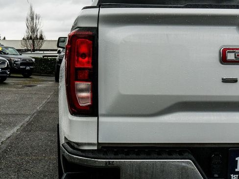 Used 2023 GMC Sierra 1500 SLE image 11