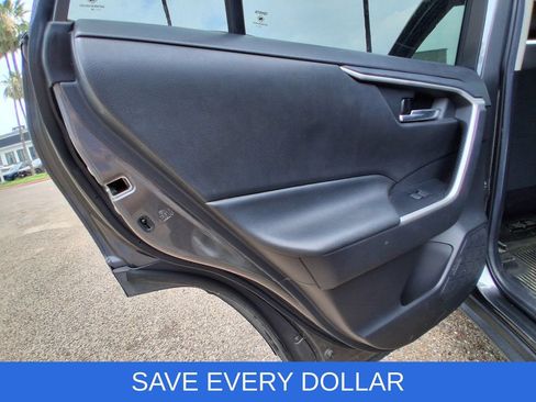Used 2021 Toyota RAV4 XLE w/ Convenience Package AWD/4WD image 15