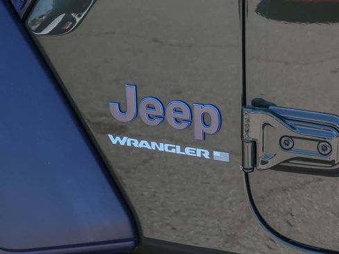 Certified 2023 Jeep Wrangler Unlimited AWD/4WD image 11