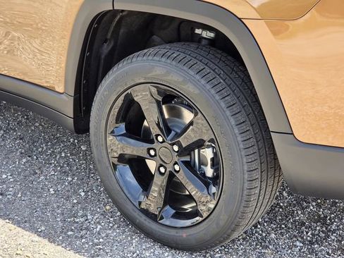 New 2026 Jeep Grand Cherokee L Limited w/ Limited Altitude Package AWD/4WD image 7