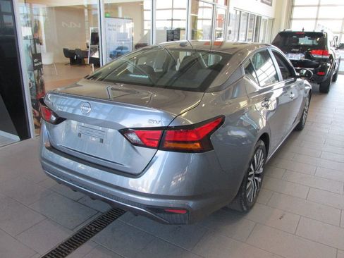 Used 2024 Nissan Altima 2.5 SV image 7