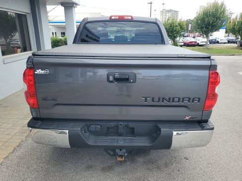 Used 2017 Toyota Tundra SR5 w/ SR5 Upgrade Package AWD/4WD image 9