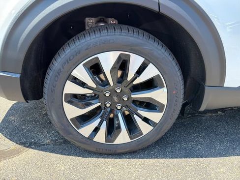 New 2026 Ford Explorer Platinum w/ LUX Leather Package AWD/4WD image 17