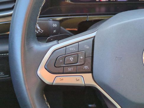 Used 2024 Volkswagen Atlas SE image 18