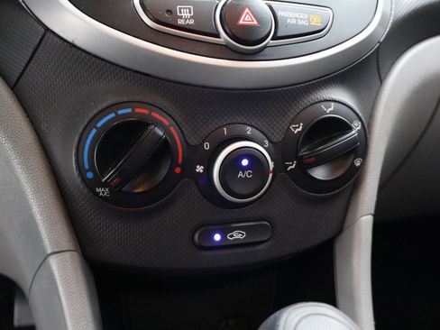 Used 2014 Hyundai Accent GLS FWD image 17