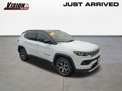 Certified 2025 Jeep Compass Limited image 3