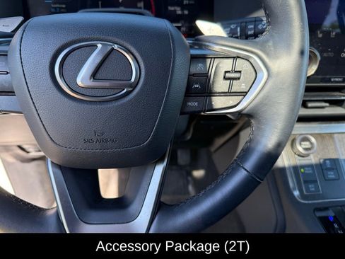 Used 2024 Lexus GX 550 w/ Accessory Package (2T) AWD/4WD image 12