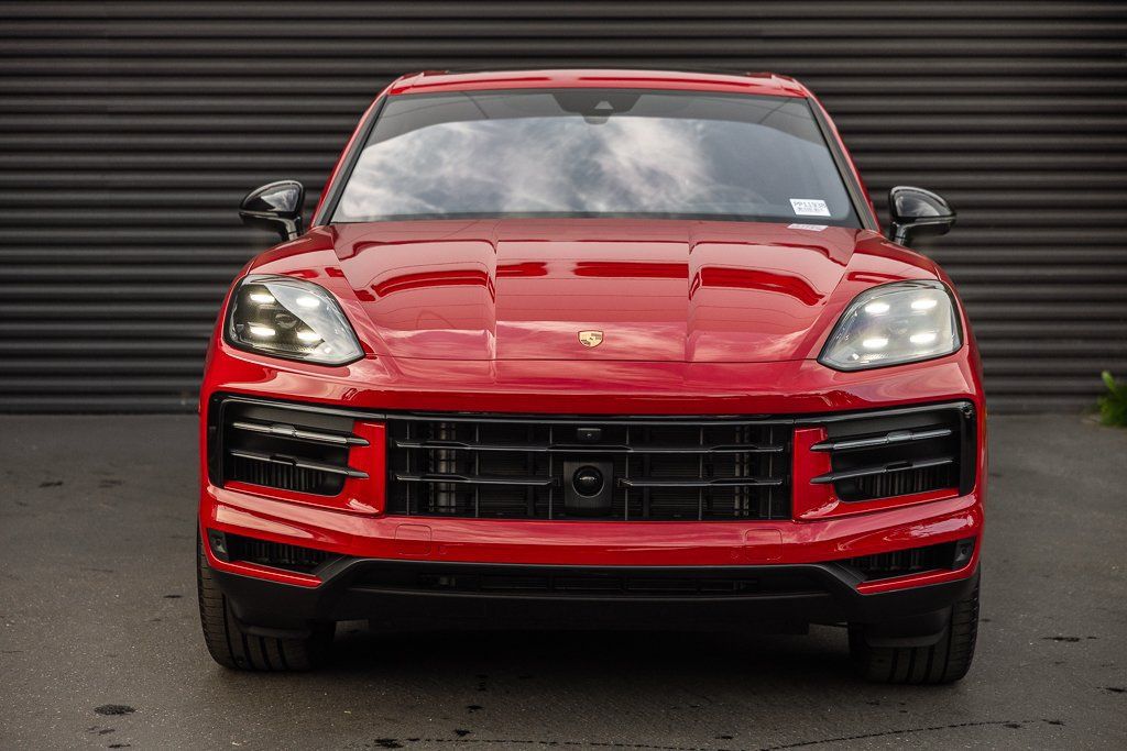 Certified 2025 Porsche Cayenne E-Hybrid AWD/4WD image 7