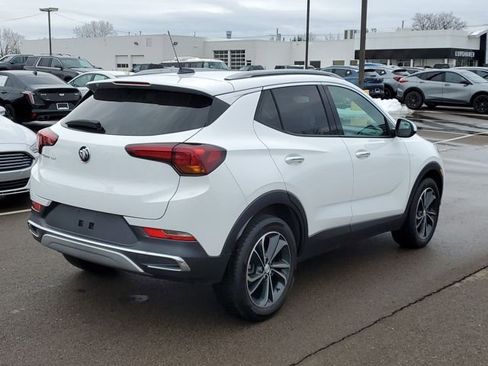 Used 2021 Buick Encore GX Essence image 3