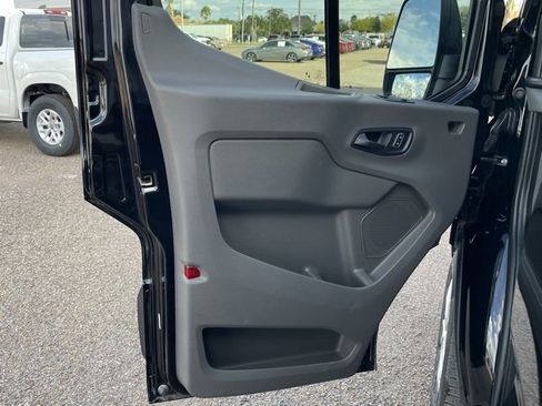 Used 2023 Ford Transit 350 XLT image 18