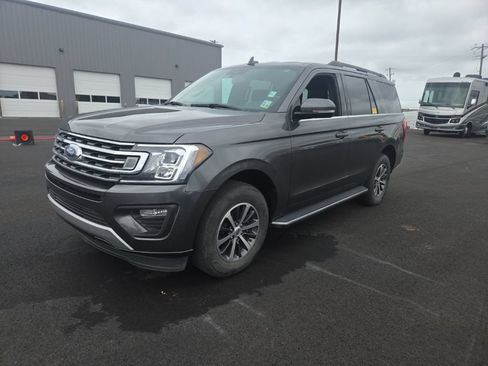 Used 2020 Ford Expedition XLT w/ Equipment Group 202A RWD image 3