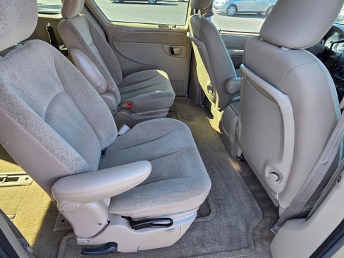 Used 2003 Chrysler Town & Country LX FWD image 24