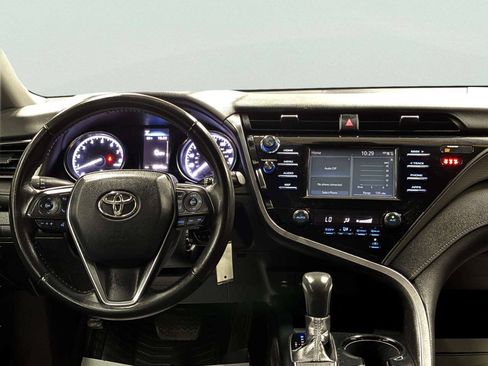 Used 2019 Toyota Camry SE FWD image 22