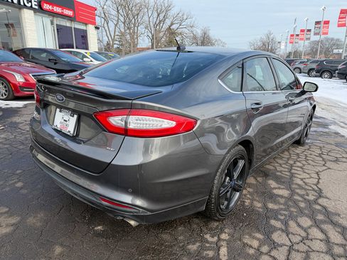 Used 2016 Ford Fusion SE image 7