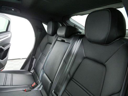 New 2026 Porsche Cayenne Coupe AWD/4WD image 22