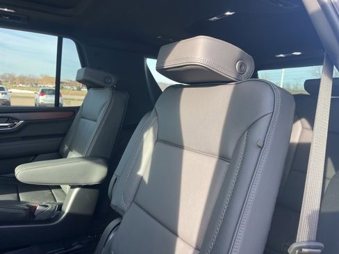 New 2026 GMC Yukon Denali w/ Sun & Power Step Package image 37
