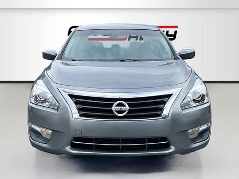 Used 2015 Nissan Altima 2.5 S w/ Power Driver Seat Package FWD image 2