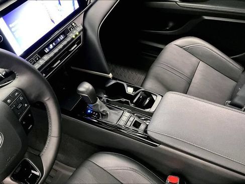 Used 2025 Toyota Camry XSE FWD image 17