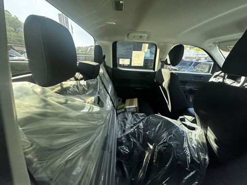 New 2025 Ford Maverick XL image 10