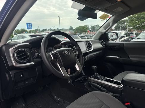 Used 2022 Toyota Tacoma SR5 AWD/4WD image 31