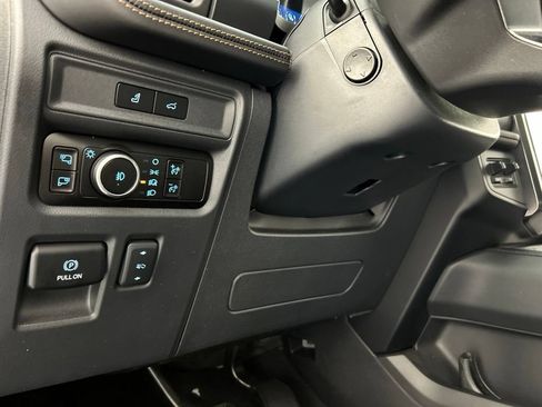 Used 2023 Ford Expedition Platinum AWD/4WD image 15