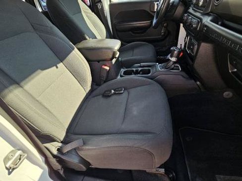 Used 2018 Jeep Wrangler Unlimited Sport AWD/4WD image 33