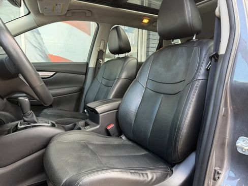 Used 2017 Nissan Rogue SL w/ SL Premium Package AWD/4WD image 8