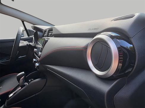 New 2025 Nissan Versa SR w/ Trunk Package image 13