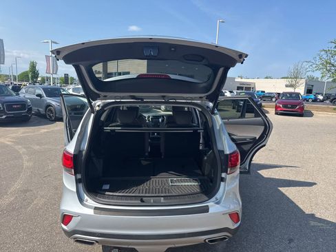 Used 2017 Hyundai Santa Fe Limited w/ Cargo Package AWD/4WD image 23