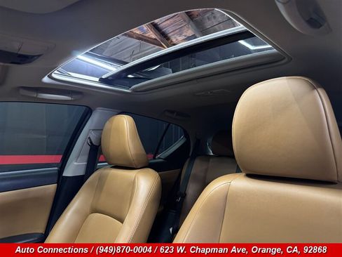 Used 2013 Lexus CT 200h FWD image 20