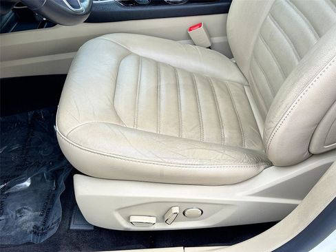 Used 2015 Ford Fusion SE w/ Equipment Group 502A FWD image 18