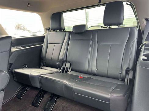 Used 2022 Ford Expedition XLT image 15