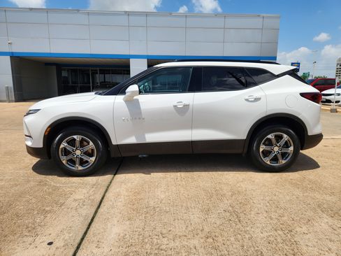 Used 2024 Chevrolet Blazer LT w/ Convenience Package FWD image 5