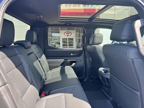 Used 2025 Toyota Tundra Limited AWD/4WD image 12